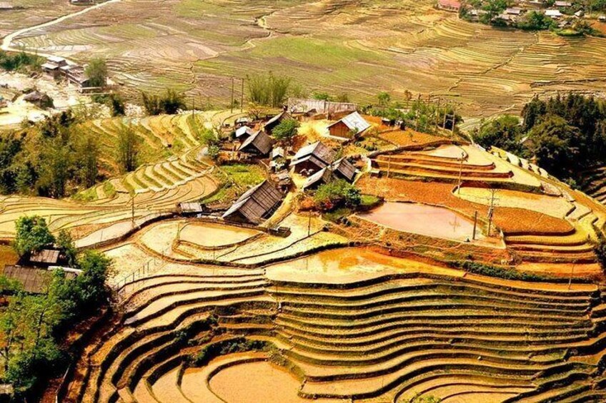 Sapa 3 Days 2 Nights Trekking Tour (1 Night In Hotel, 1 Night In Bungalow)