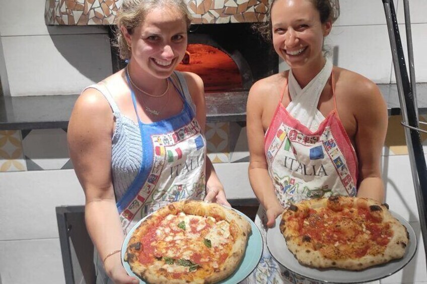 Small Group Naples Pizza Making Class with Drink Included