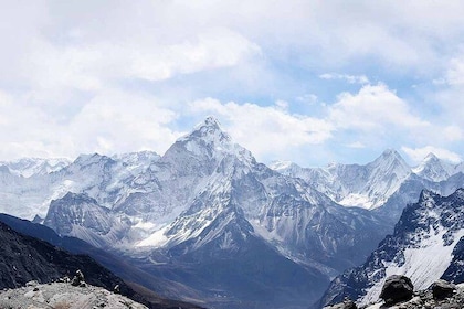 Everest High Pass Trekking