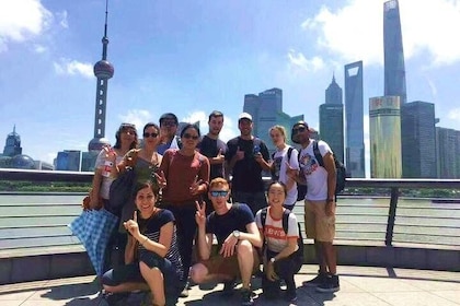 Classic Shanghai 8h Private Tour-Yuyuan Garden,The Bund+TV Tower Optional