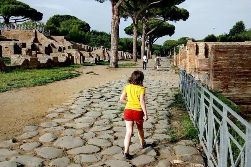 Kid-Friendly Ancient Ostia Private Tour w Hotel Pick-up & Drop-off from/to Rome