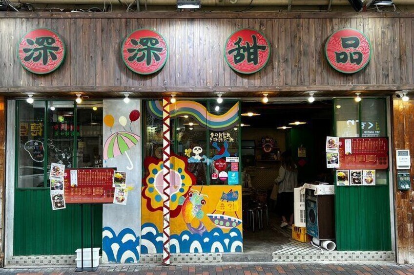 Private Kowloon Michelin Rated Street Food & Culture Tour