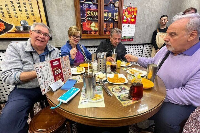 Small Group Kowloon Michelin Rated Street Food and Culture Tour