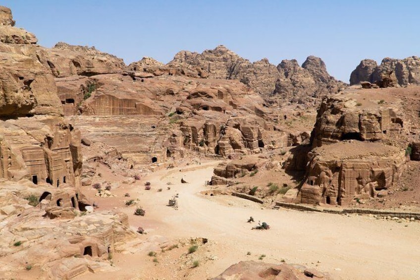 The way to the Treasury in Petra