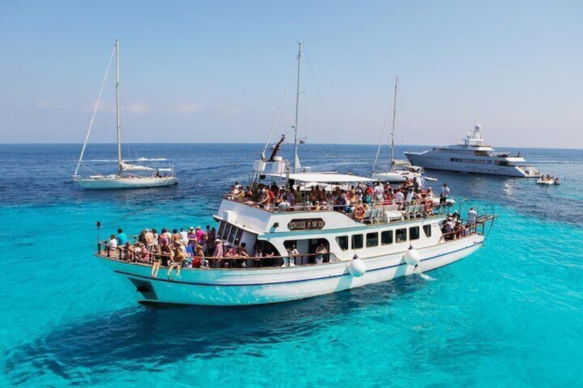 Paxoi, Antipaxoi and Blue Caves Cruise from Corfu