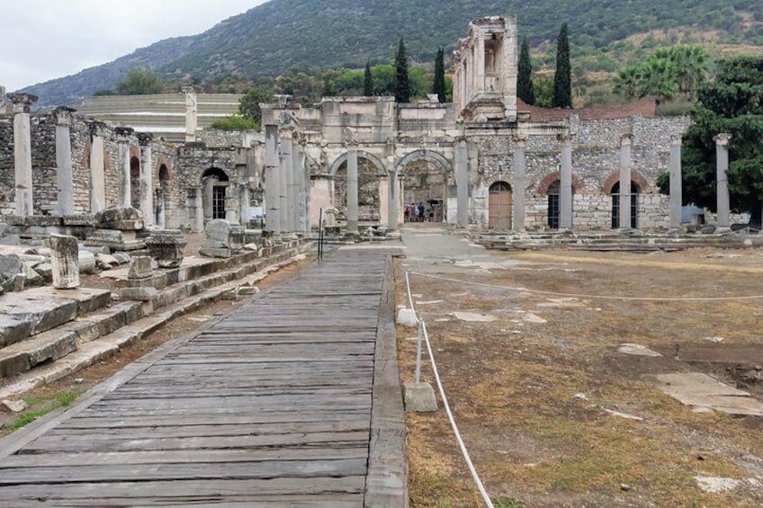 5 - 6 Hours Mini Group (Max 10 pax) Excursion to Ephesus -Entrances are included