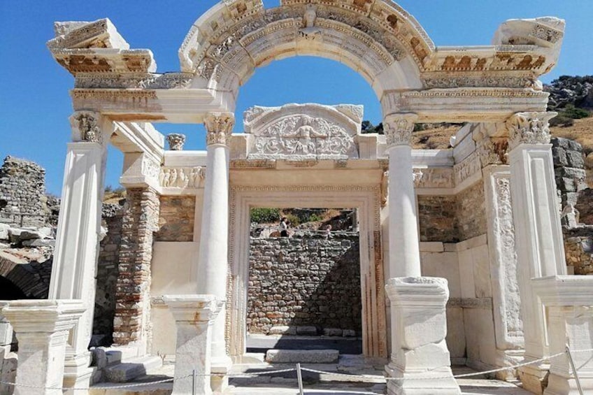 5 - 6 Hours Mini Group (Max 10 pax) Excursion to Ephesus -Entrances are included