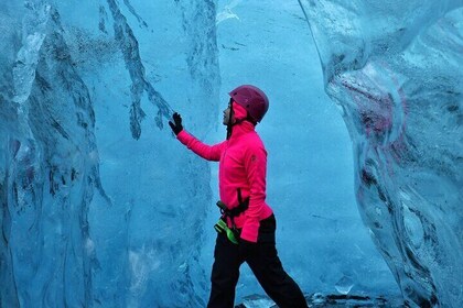 Blue Ice Cave Exploration (from Jökulsárlón Glacier Lagoon)