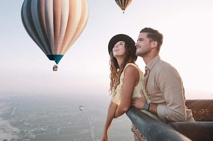One Day Sunrise Balloon, Sunset Felucca ride, Luxor tour de día completo