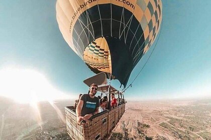 En pakke Luxor Hot Air Balloon med Luxor Full Day Tour