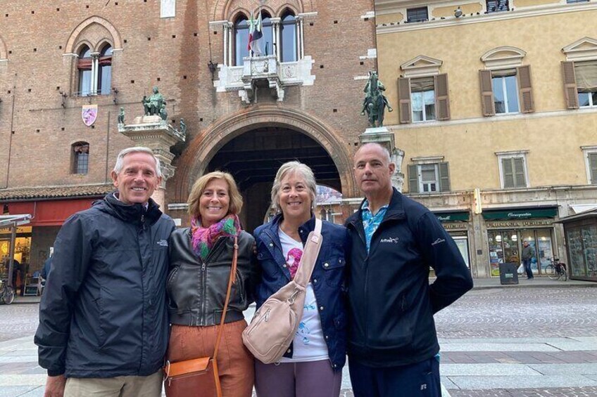 Ferrara Tour of Must-See Attractions with Local Top Rated Guide