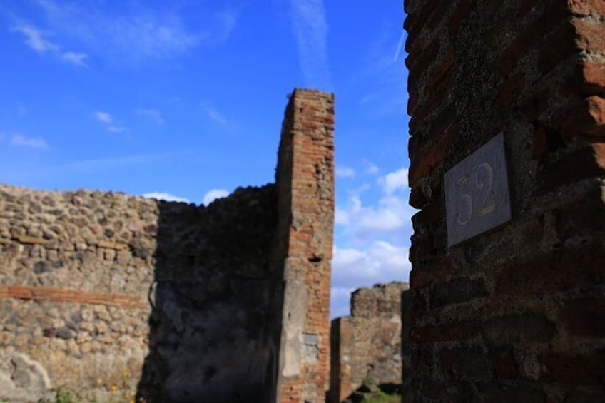 Pompeii Treasure Hunt for Children & Families with Kid-friendly Guide