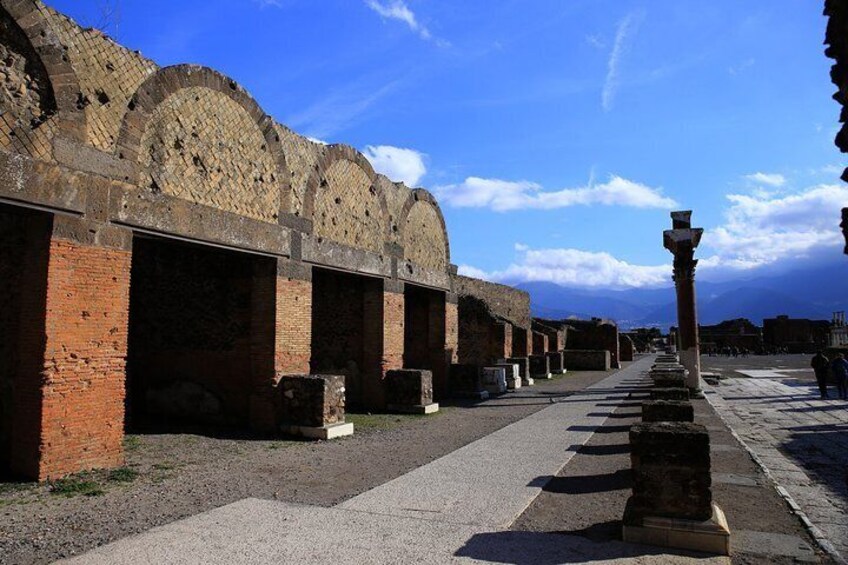 Small-Group Tour of Pompeii for Children & Families with Kid-friendly Guide