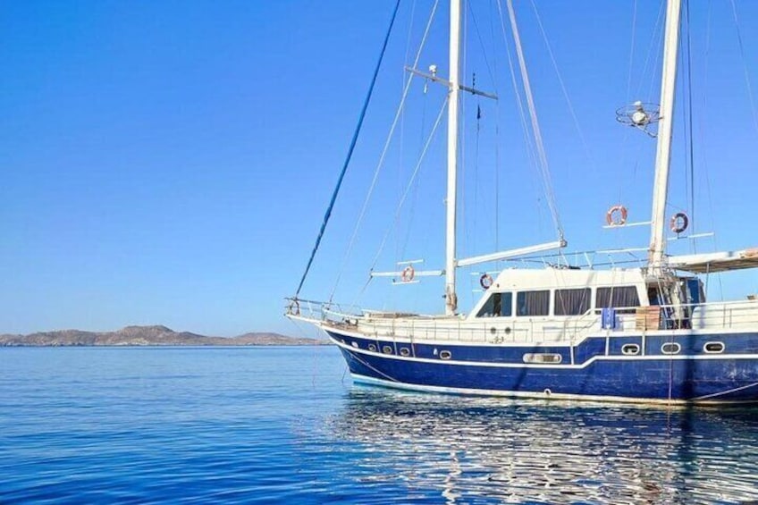 Mykonos:Sail Cruise to Delos&Rhenia islands with BBQ&Drinks