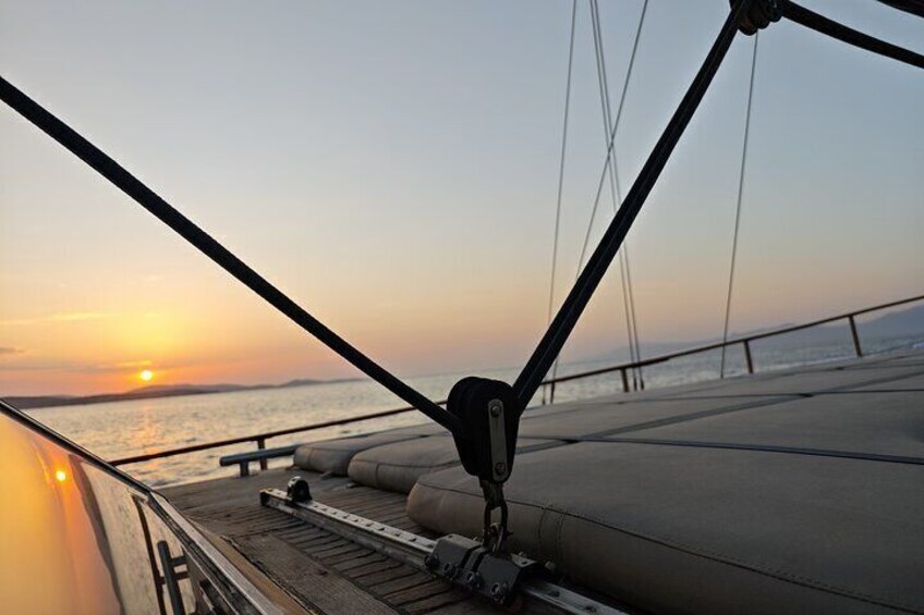 Sunset South Coast Sail Cruise with lunch,drinks, optional transfer 