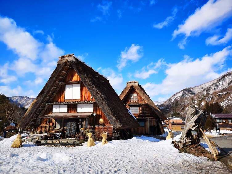 Nostalgic Shirakawa-go & Kanazawa 1-Day Tour