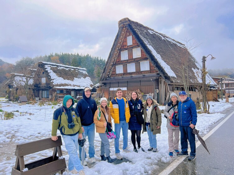 Nostalgic Shirakawa-go & Kanazawa 1-Day Tour