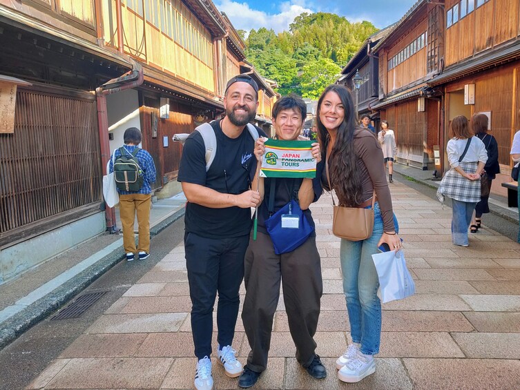 Nostalgic Shirakawa-go & Kanazawa 1-Day Tour