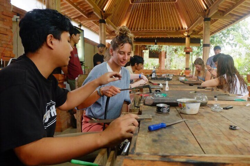 Silver jewelry making class in Ubud