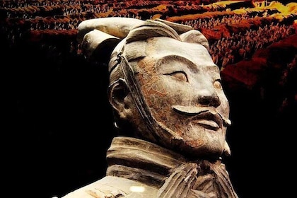 Small Group Xian Day Tour to Terracotta Army, City Wall, Pagoda & Muslim Ba...