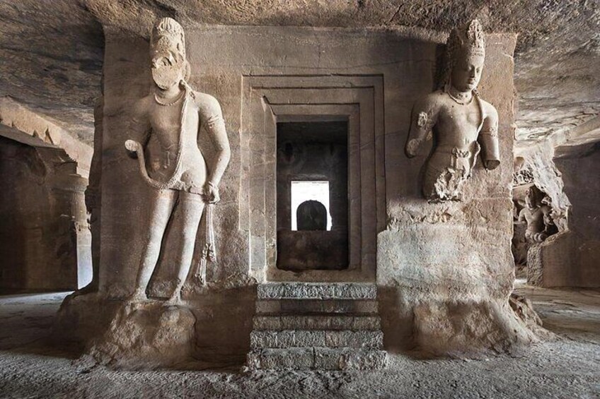Elephanta Caves & Island Guided Private Tour