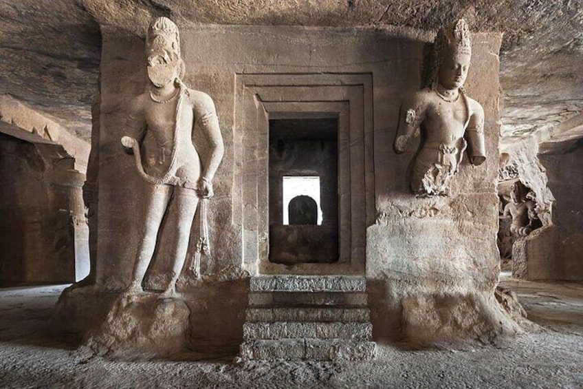 Elephanta Caves & Island Guided Private Tour