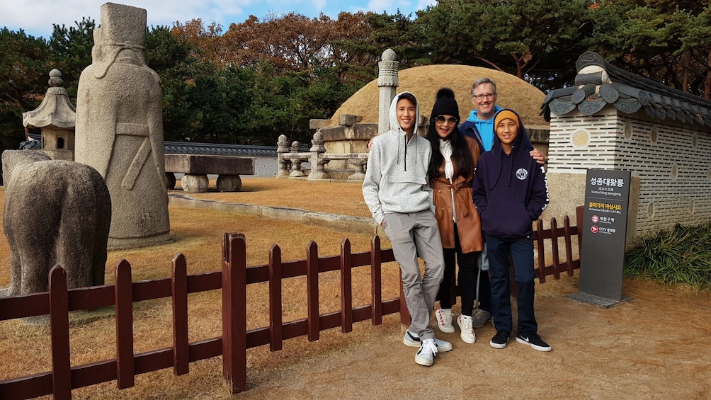 Seoul Gangnam Tour (Inc. Dinner)-The past & present of Seoul