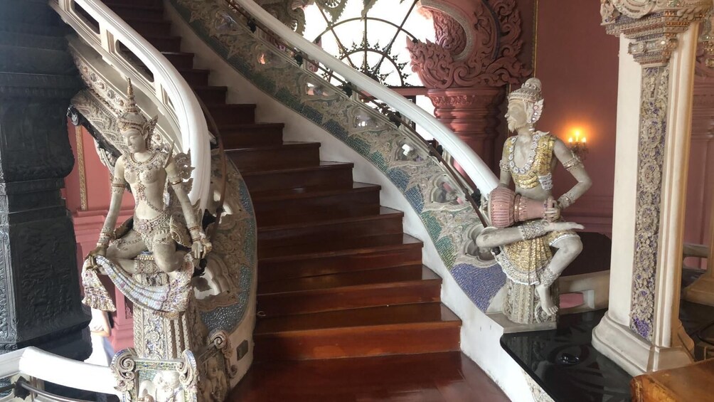 Bangkok Erwan Museum Tickets With 1- Way Hotel Pick up