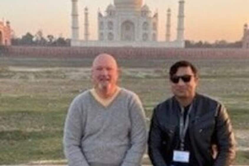 1 day private tour of tajmahal from bangalore with car,guide,entrances and meal 