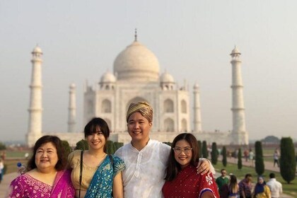 Taj Mahal skip the line - Luxury Tour