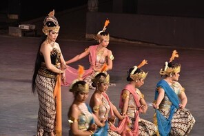 RAMAYANA BALLET PERFORMANCE IN PRAMBANAN TEMPLE WITH DINNER
