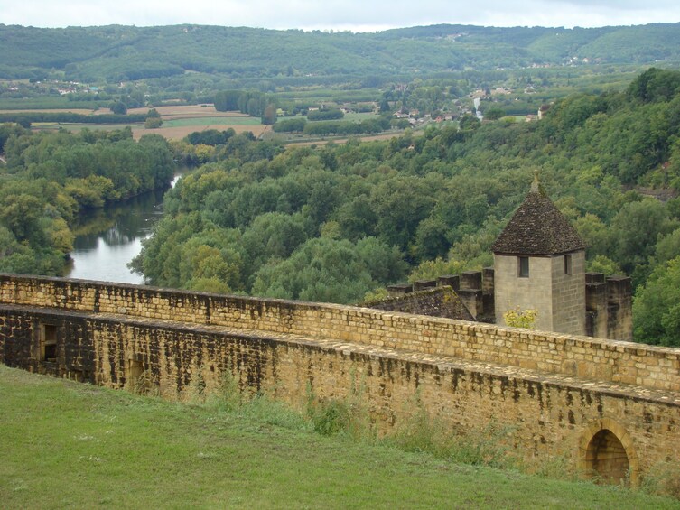 Bordeaux to Lascaux & Dordogne Private Sightseeing Tour