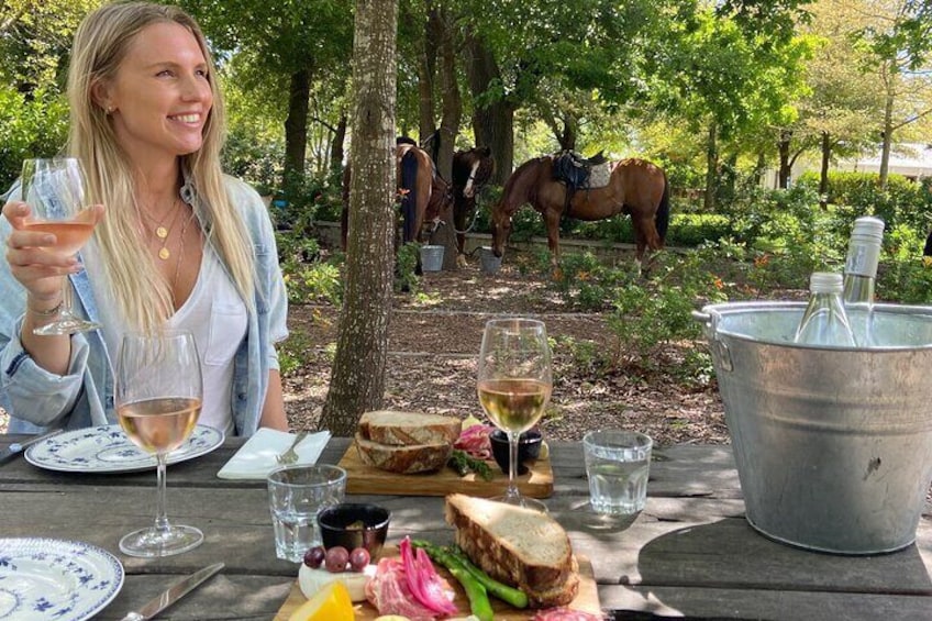 Just gorgeous! Lunch under the oaks with horses grazing nearby