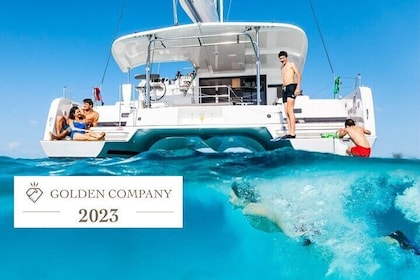 Catamaran Day & Sunset Cruises with meals Drinks and transport