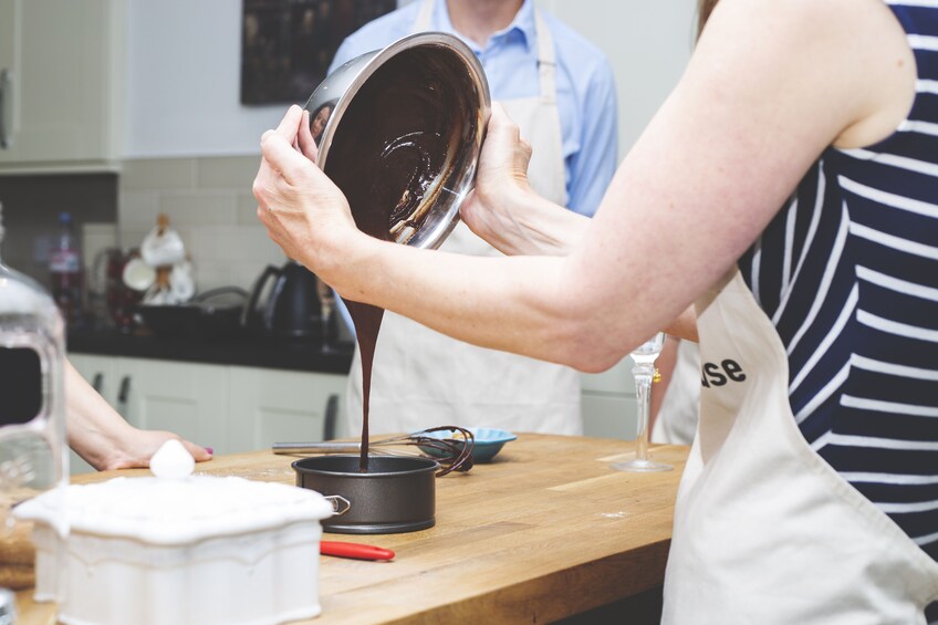 Traditional Afternoon Tea Experience/Baking Class