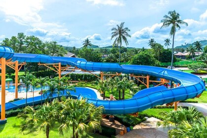 Billets pour le parc aquatique Splash Jungle et transfert facultatif à l'hô...