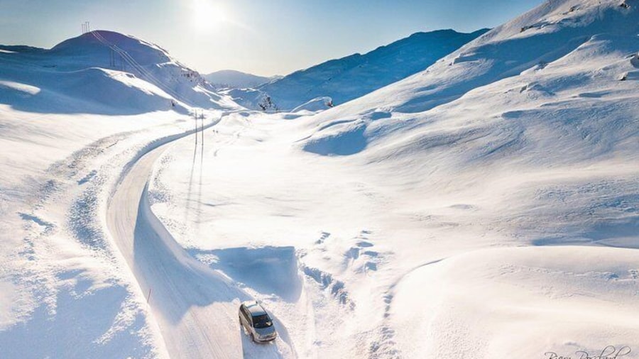 Venture the vast mountains that separates Oslo and Bergen while utilizing the most scenic route across. Your seasoned driver-guide has all the experience that creates a exhilarating and safe journey.