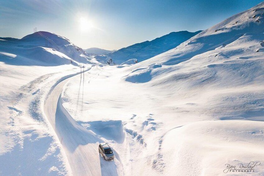 Venture the vast mountains that separates Oslo and Bergen while utilizing the most scenic route across. Your seasoned driver-guide has all the experience that creates a exhilarating and safe journey. 
