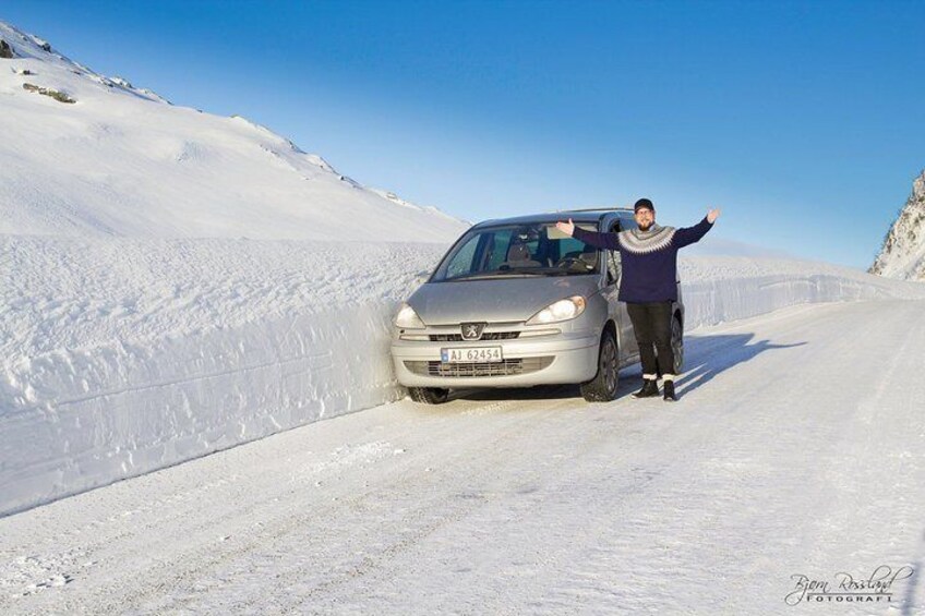Use a Van or Minivan from our fleet of cars and enjoy a driver with more than 20 years of experience from the Mountains.