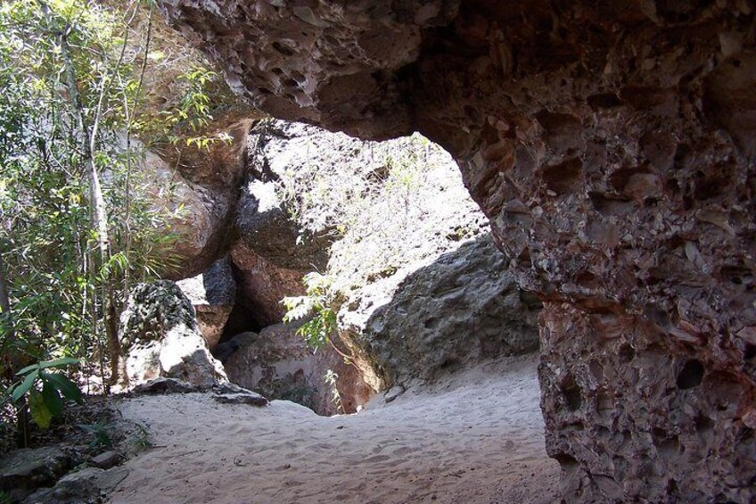 Serrano River mini-hike by Discover Chapada
