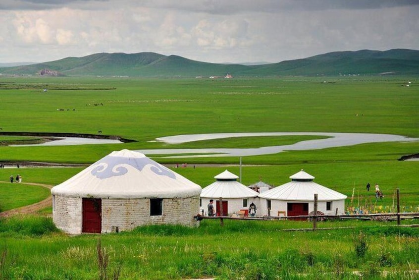 5-Day Inner Mongolia Private Tour Combo of Grassland and Desert with Hotel