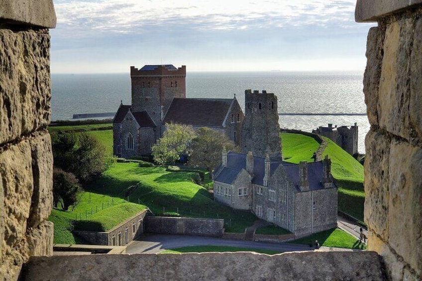 Canterbury Cathedral, Dover Castle & White Cliffs Guided Day Tour from London