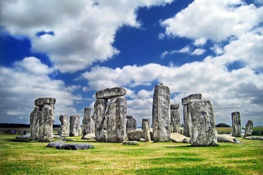 Small Group Stonehenge, Bath and Secret Place Tour from London