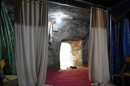 Dagstur til klippekirken Melka Kunture & Adadi Mariam.