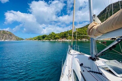 Full-Day Sailing and Snorkelling Excursion to Les Saintes