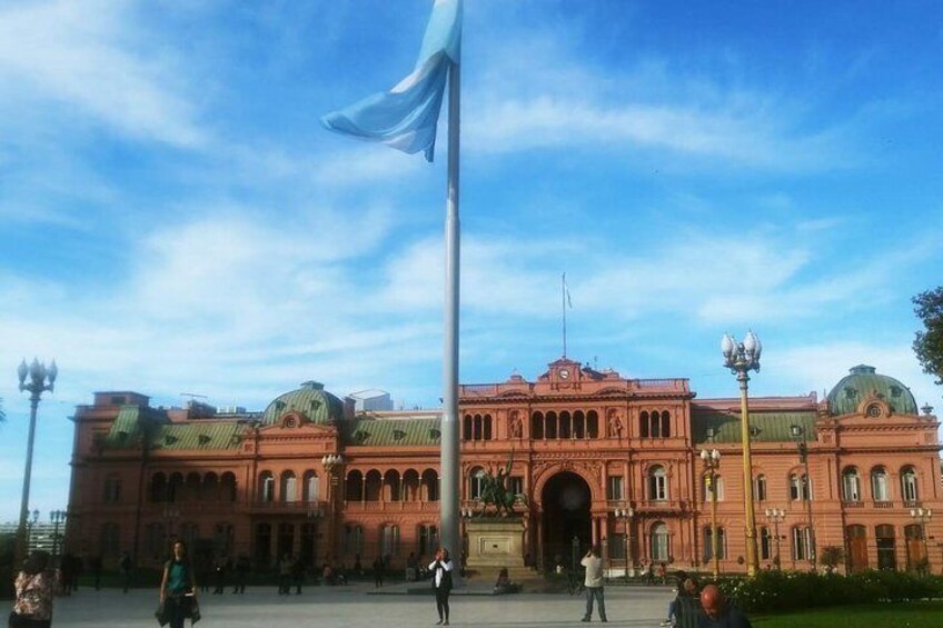 Government house from Plaza de Mayo
