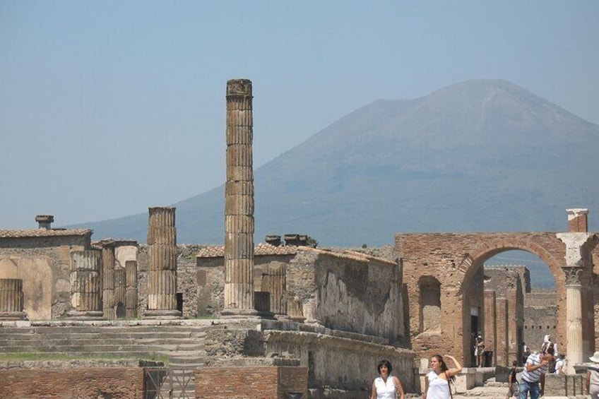 Transfer Naples to Positano, stop Pompei