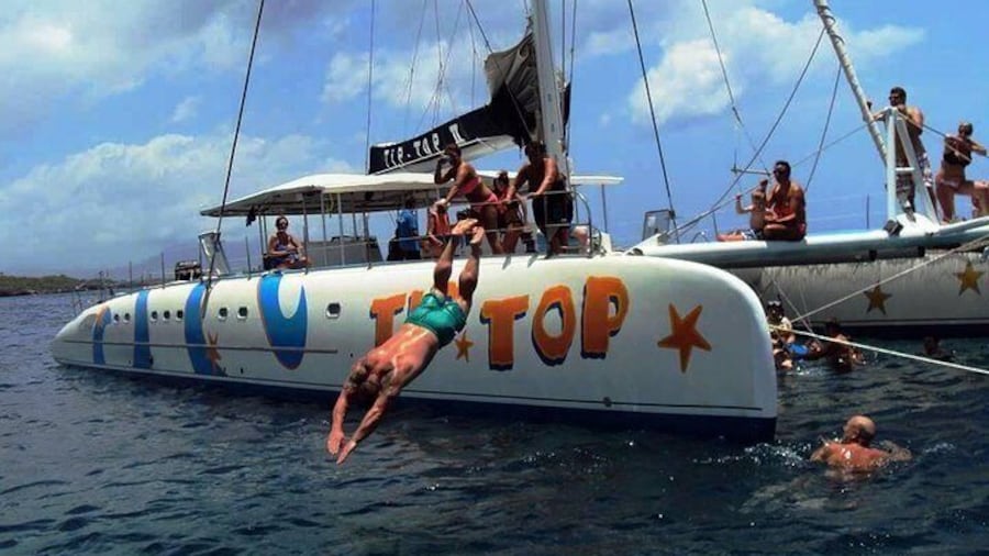 Catamaran Day Trip, Snorkeling & Sailing Excursion