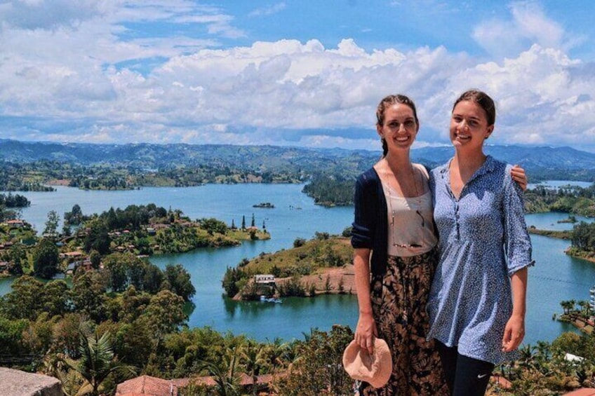 Full-Day Guatapé (Pueblo de Zocalos) from Medellín