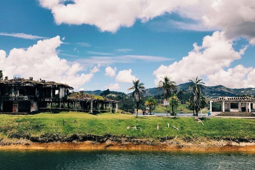 Guatape Tour, Piedra del Peñol Including a Boat Tour